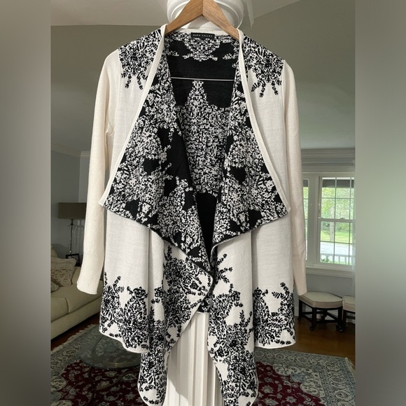 Napa Valley women’s black and flowy Cardigan size petite medium - Picture 1 of 3
